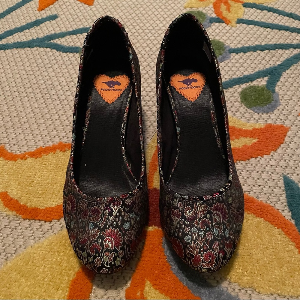 Rocket Dog Tapestry Wedges